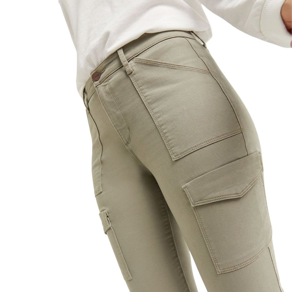 Reitmans High Rise Cargo Jeans - Picture 7 of 8
